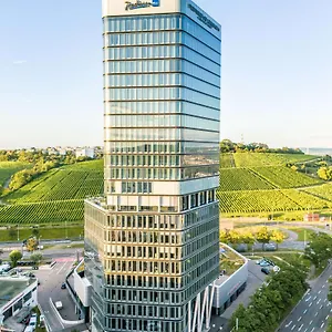 Radisson Blu At Porsche Design Tower **** شتوتغارت