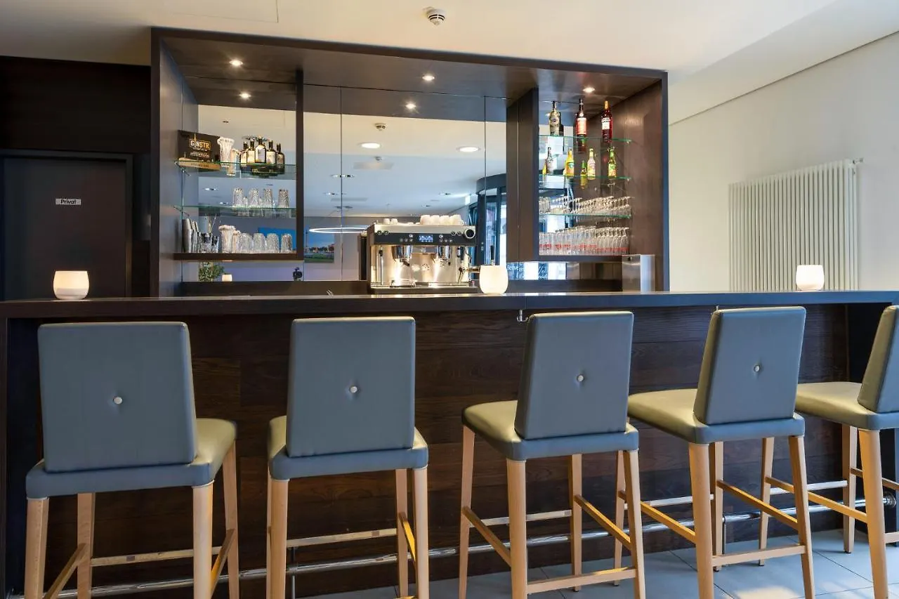Messe & Airport Hotel Stuttgart 3*,