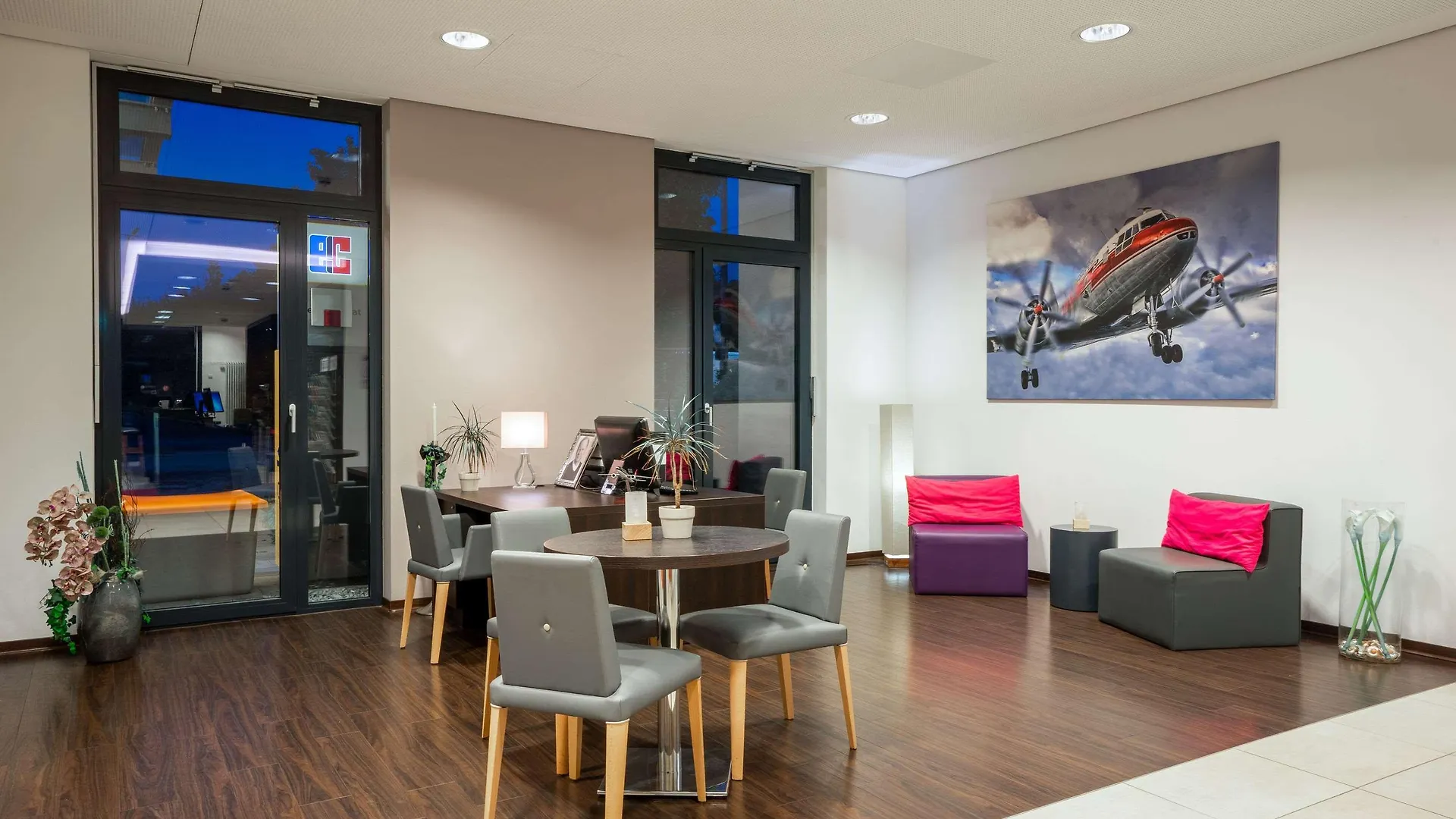 Messe & Airport Hotel شتوتغارت 3*,  ألمانيا